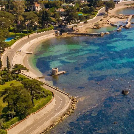 Ref 137 - Cap D'antibes Seafront - For Rent Villa