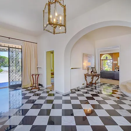 Ref 137 - Cap D'antibes Seafront - For Rent Vila *