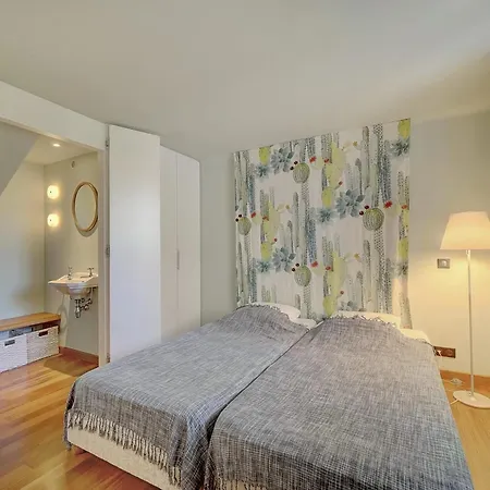 Ref 137 - Cap D'antibes Seafront - For Rent Vila Antibes