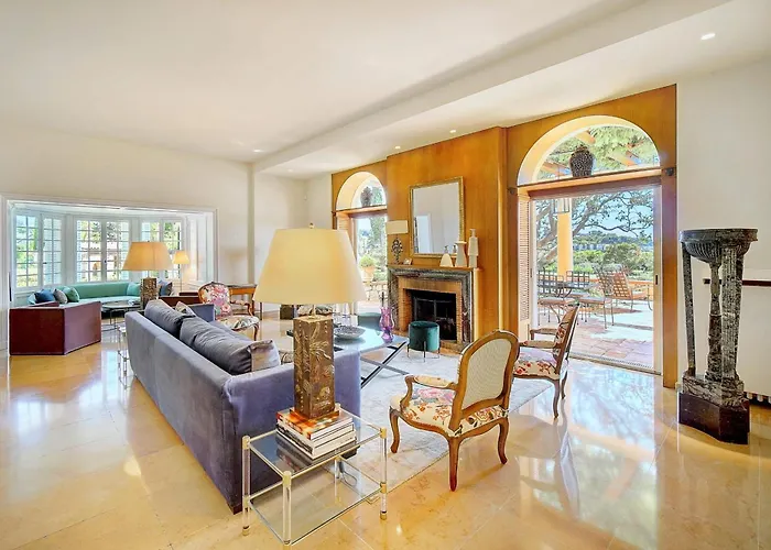 Ref 137 - Cap D'antibes Seafront - For Rent * Antibes