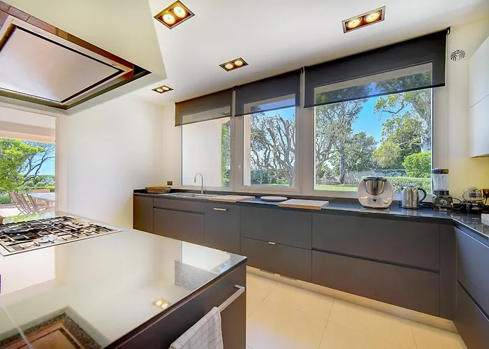 Villa Ref 137 - Cap D'antibes Seafront - For Rent Antibes