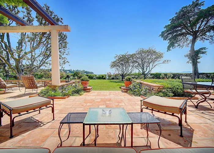 Ref 137 - Cap D'antibes Seafront - For Rent Villa