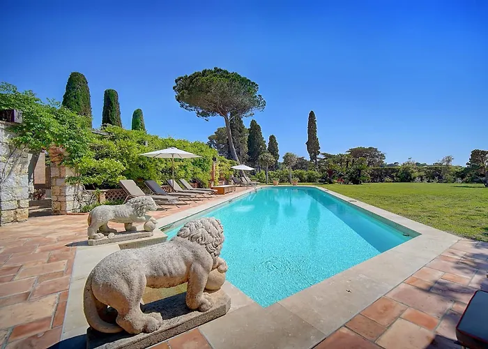 Villa Ref 137 - Cap D'antibes Seafront - For Rent